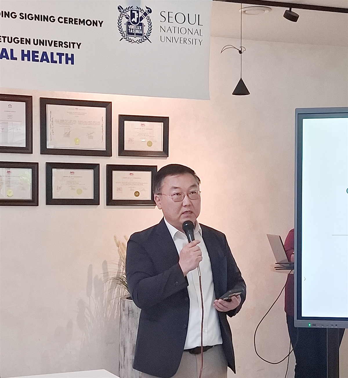 UNICEF Mongolia representative Ch. Bataa addressing the audience